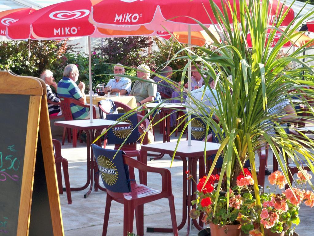 La Grande Tortue Hotell Candé-sur-Beuvron Exteriör bild